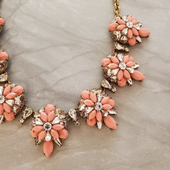 ✨ J.Crew Pink Rhinestone Crystal Cluster Stacked Statement Necklace ✨ - Picture 6 of 16